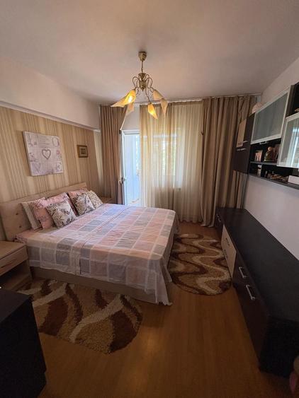 Apartament 4 camere Baza 3 - 4