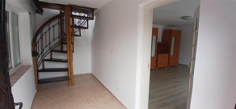 Casa 8 camere de vanzare Valea Voievozilor Targoviste 653mp teren - 4