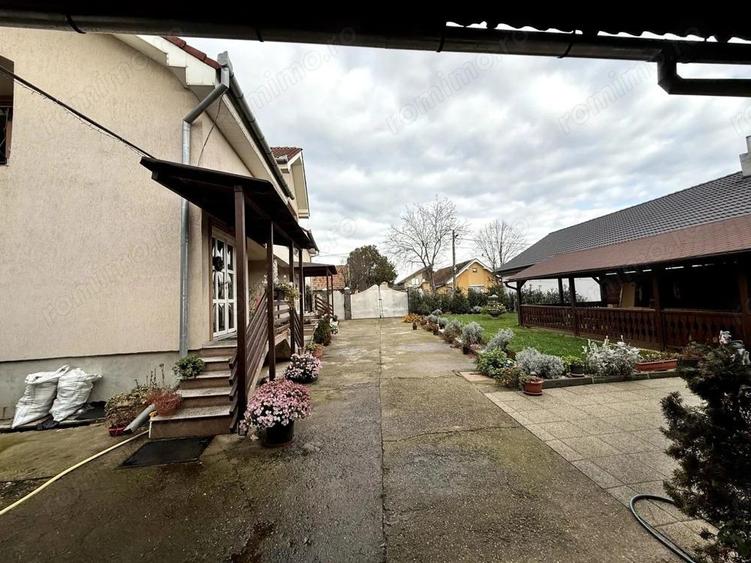 Casa 330 mp cu teren 2300 mp in Santandrei, langa Oradea - 3