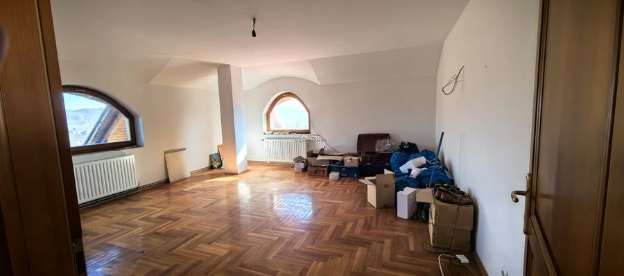 Vila/Pensiune 620mp  , teren generos 3862mp , priveliste de top , neopturata - 14