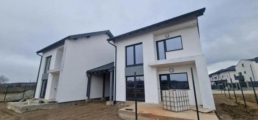 De vanzare casa individuala cu 4 camere in Selimbar - 2