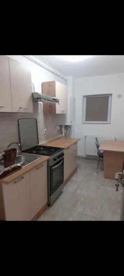 Inchiriez garsoniera - 2