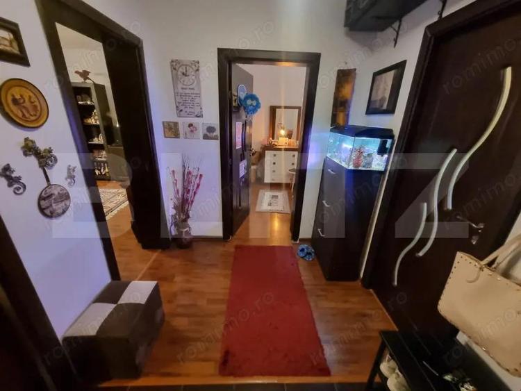 Apartament de vanzare, cu 2 camere, decomandat, 62 mp, zona Ford - 7