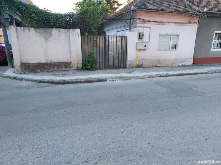 Vand casa in centrul Resitei Vand casa in centrul Resitei