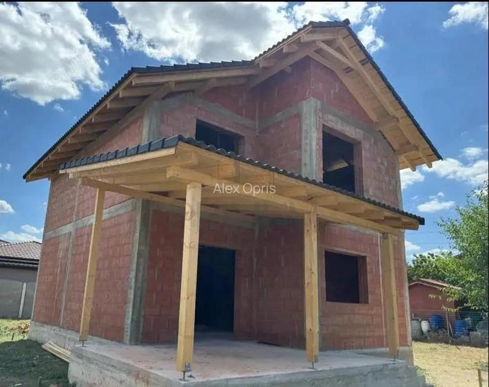 Casa individuala - zona excelenta - toate utilitatile - posibilitate de cumparare la cheie sau la ro