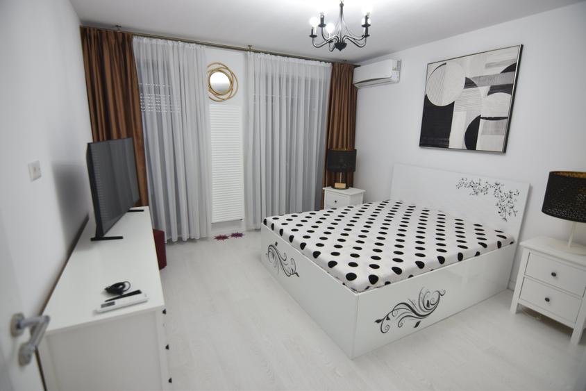 Duplex cu 4 camere cu Canalizare în Domnești