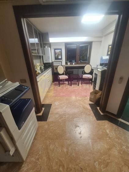 Apartament cu 3 camere de vanzare in Campina - Zona ultracentrala - 25