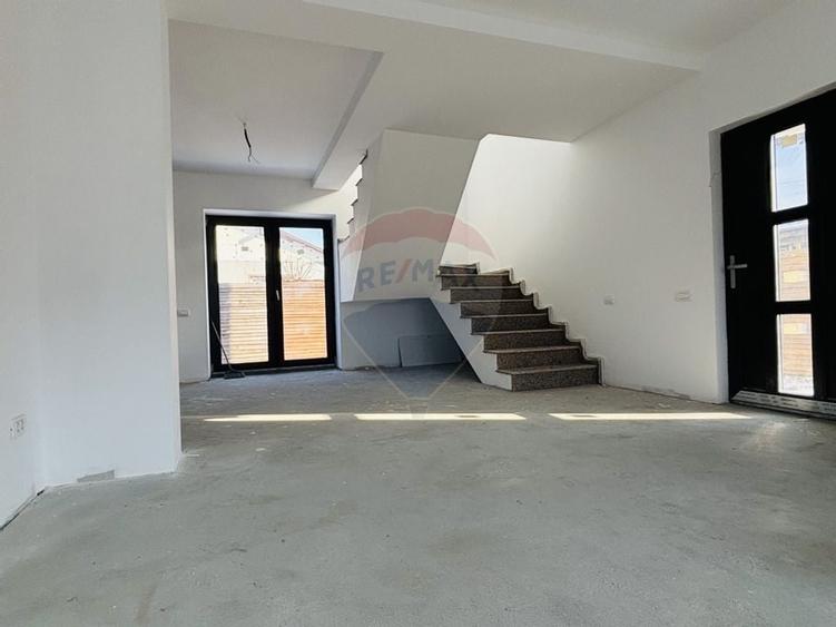 Vilă cu 4 camere de vânzare - 4