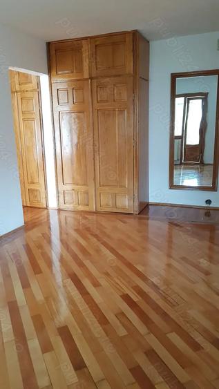Rovine, zona garii, apartament doua camere, modificat in trei, etaj 2 din 4, centrala proprie. - 9