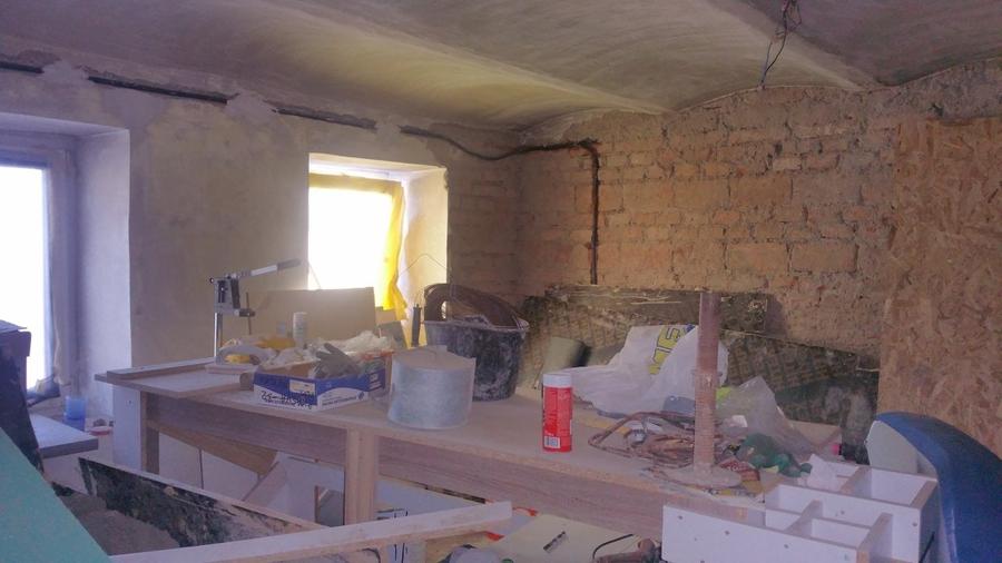 CASA SINGUR CURTE DE RENOVAT  cu teren 297 mp -ZONA PIATA UNIRII- comision 0% - 4