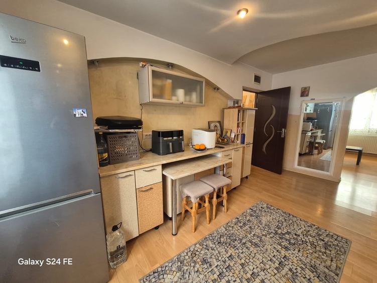 De vânzare – Apartament cu 4 camere | 80 mp | Parter înalt | Boxă + Parcare | Zo - 1