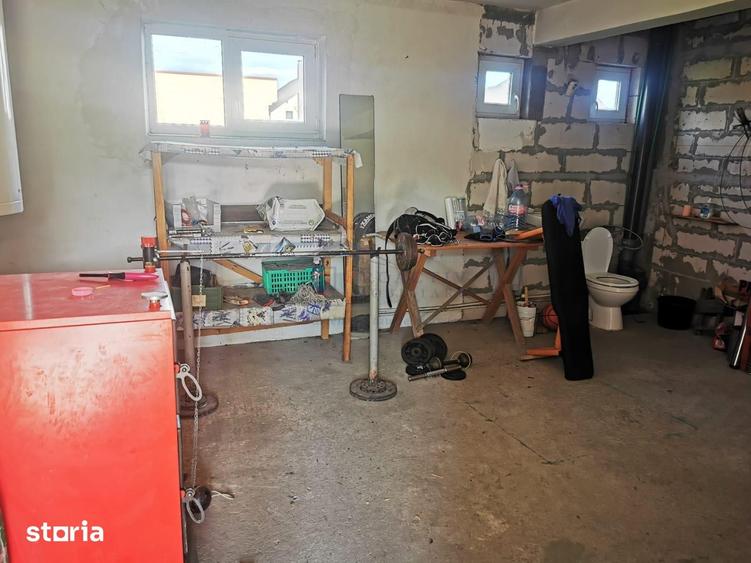 Casă cu 4 camere cu Teren 1000 Mp în Central