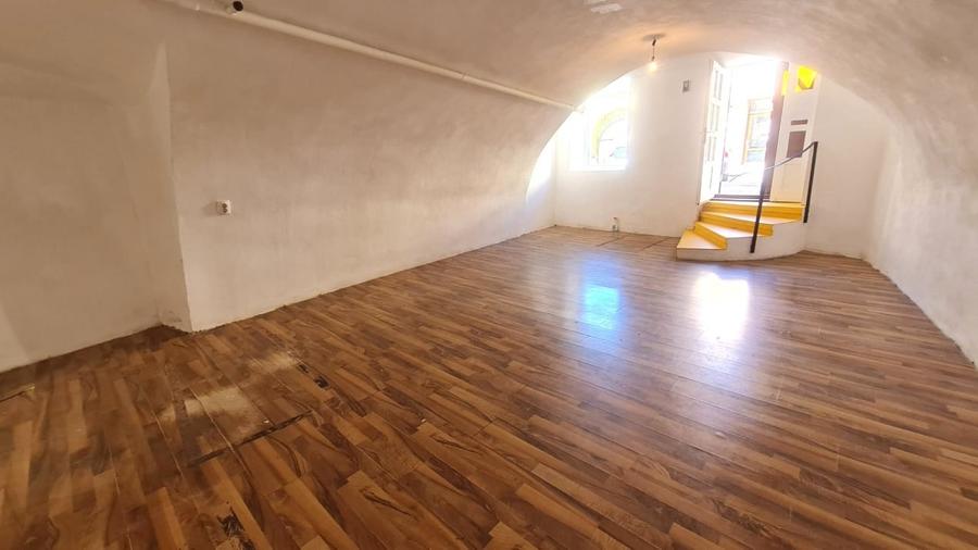 Spatiu comercial 40mp zona 9 Mai - 2