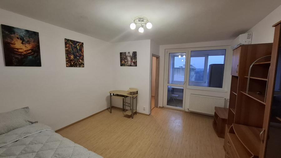 Metrou Favorit, proaspat renovata - 1