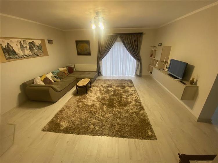 Casa de inchiriat in Livezeni - 1