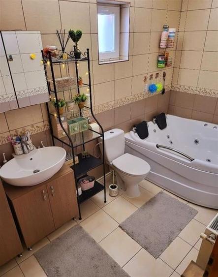 Vila Cristian, mobilata si utilata, gradina, pomi fructiferi, spatii recreere - 6