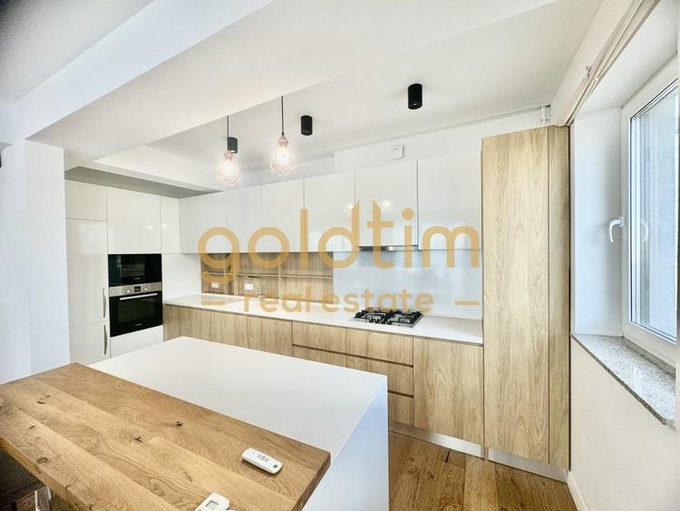 Apartament cu 3 camere semidecomandat, mobilat în Pipera