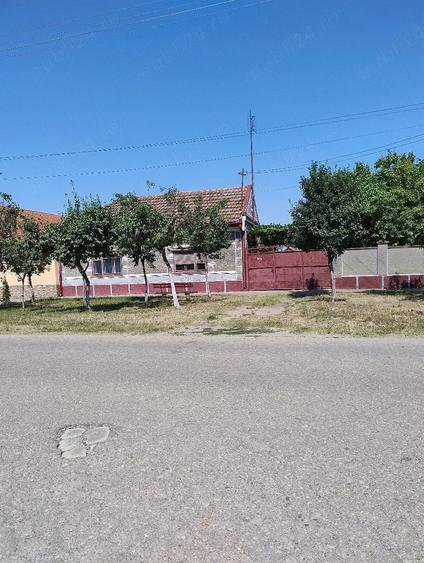 Casa de vanzare in Nadlac str.Vasile Goldi? nr 88. - 1