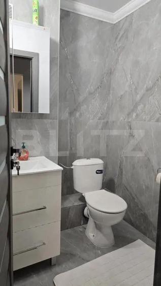 Apartament de vanzare, cu 4 camere, 78 mp, zona Micro17 - 2
