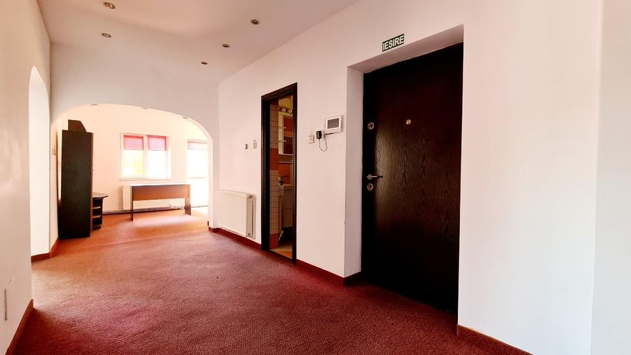 PROPRIETAR - apartament pretabil birouri, 140 mp,etajul 1 in vila Bd. Mamaia - 3