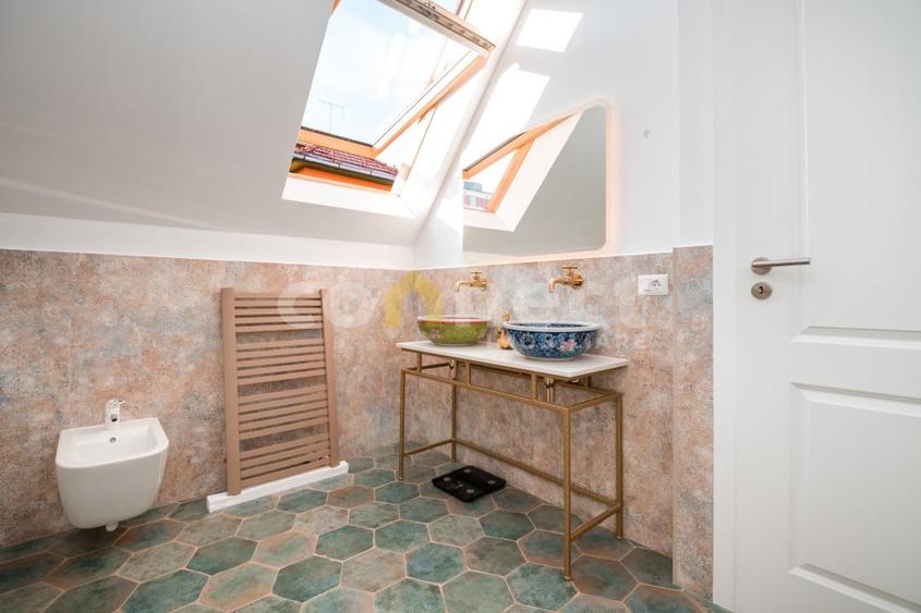 Vila / Casa de vanzare in Andrei Muresanu 2 unitati locative - 11