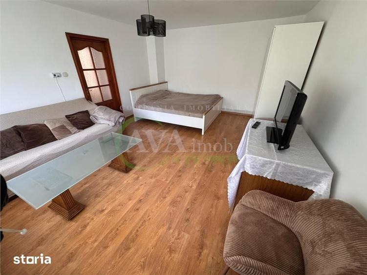 Garsonieră decomandată în Central