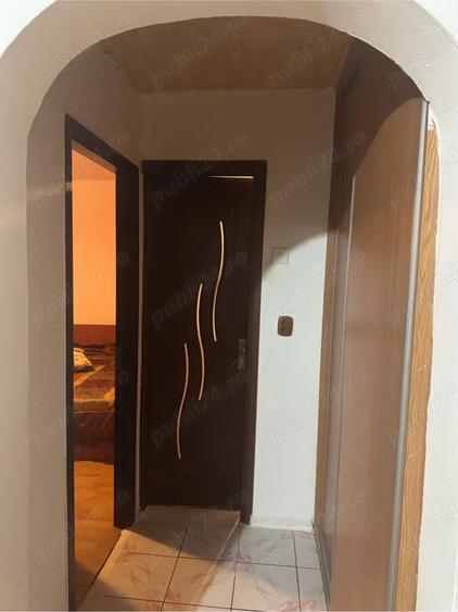 De vanzare apartament 54.5MP zona Brosteni - 2