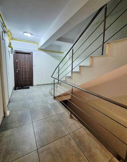 Garsoniera decomandata - bloc nou - zona Poarta 6 - 9