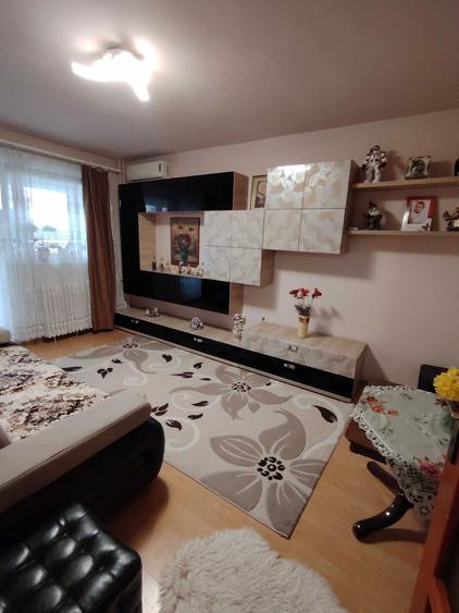 De vanzare apartament 4 camere AN - 5