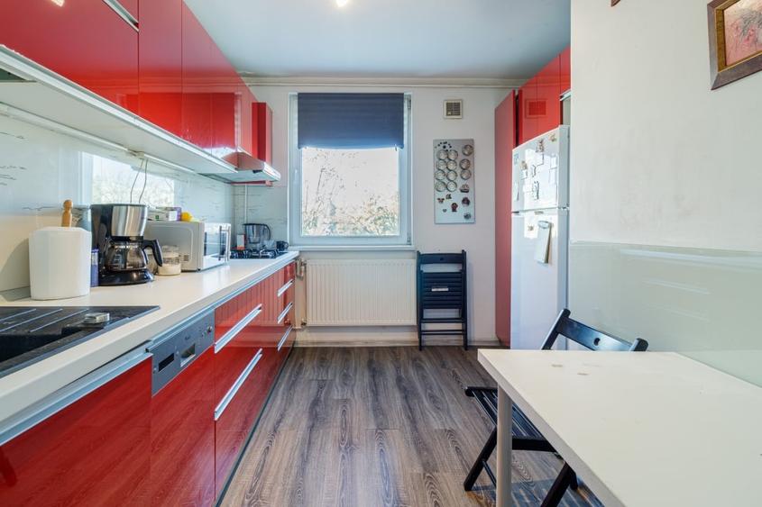 Apartament decomandat si luminos | Metrou 1 Decembrie - 2