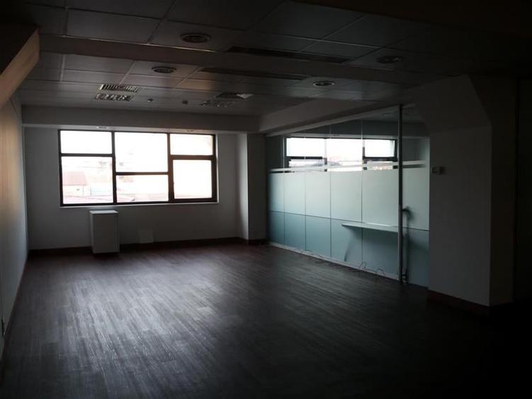 Spatii de birouri de vanzare in cladire unica - 11