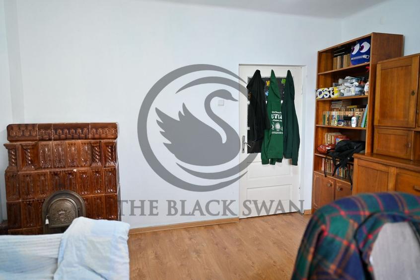 Casa cu 7 camere de vanzare | Zona Centrala, Baicoi | Comision 0% - 16