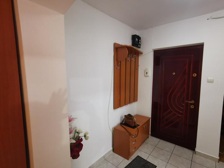 Apartament 2 camere zona Uvertura Mall etaj 1 - 7