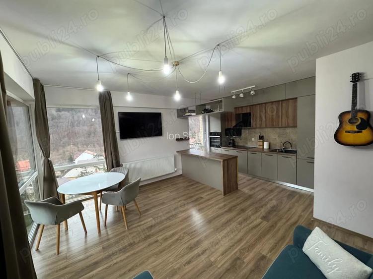 Apartament Sinaia 2 camere modern cu vedere spre munte, parcare subterana