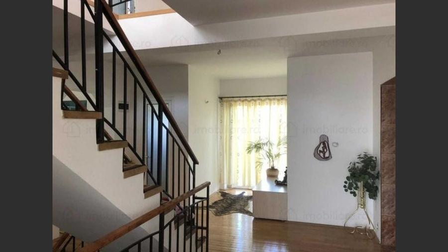 Villa for sale, 10 Rooms, 576 sqm, 700 sqm, Brașov - 4