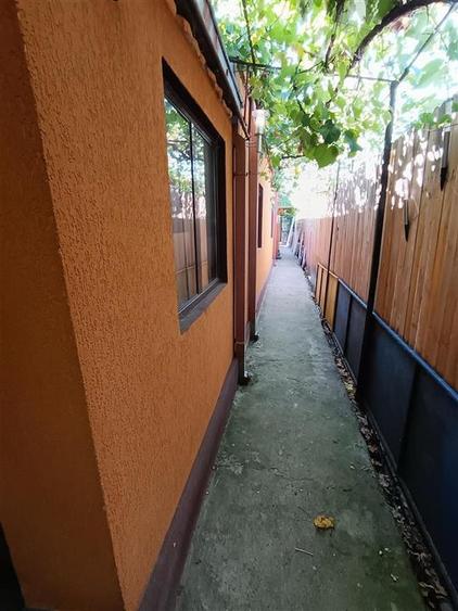 Piata Saraca-Casa 3 cam 100mp utili toate utilitatile teren 196 mp - 1