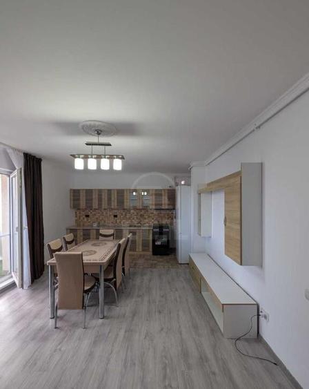 Apartament cu 3 camere, zona Terra - 2