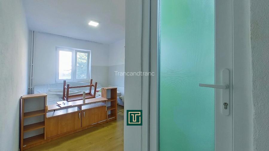 Garsonieră de închiriat în zona Boul Roșu – Arad, la doar 100 m de Malul Mureșul Garsonieră de închiriat în zona Boul Roșu – Arad, la doar 100 m de Malul Mureșul