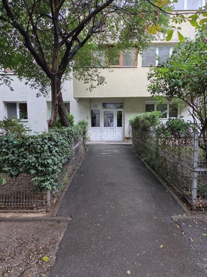 Vand apartament 3 camere decomandat-Soseaua Pantelimon