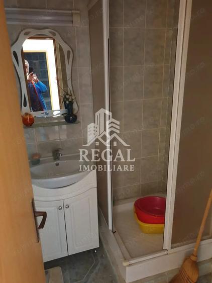 Apartament cu 3 camere de vanzare. Zona Micro 5 - 6