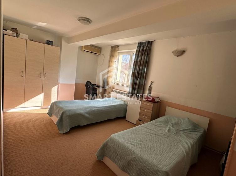 Metrou Mihai Bravu - Vila individuala spatioasa 15 camere - curte 300 mp - 6