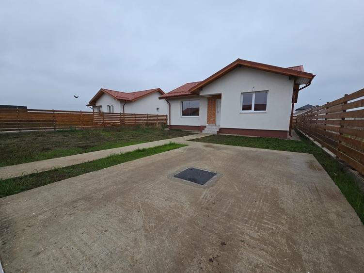 Casă individuală cu 3 camere cu Teren 425 Mp în Berceni