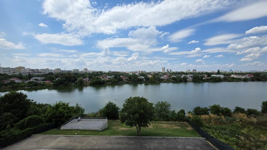 APARTAMENT CU TERASA GENEROASA SI VEDERE UNICA CATRE LAC - 1