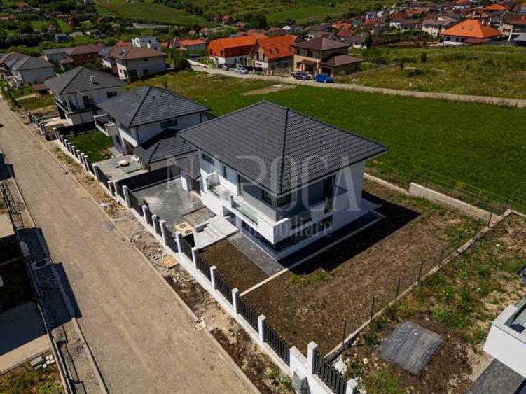 Casa 4 camere de vanzare in Chinteni - 2