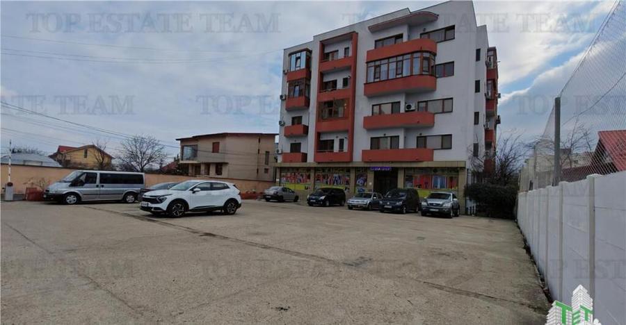 Spatiu comercial, stradal, parter de bloc si demisol, 800mp - 2