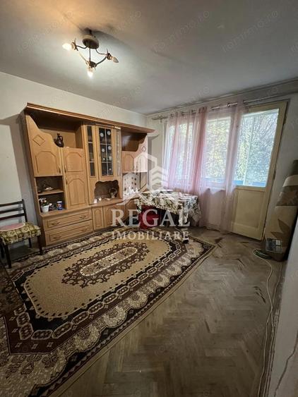 Apartament de vanzare in exclusivitate Zona Micro 4 etaj 2/4 - 1