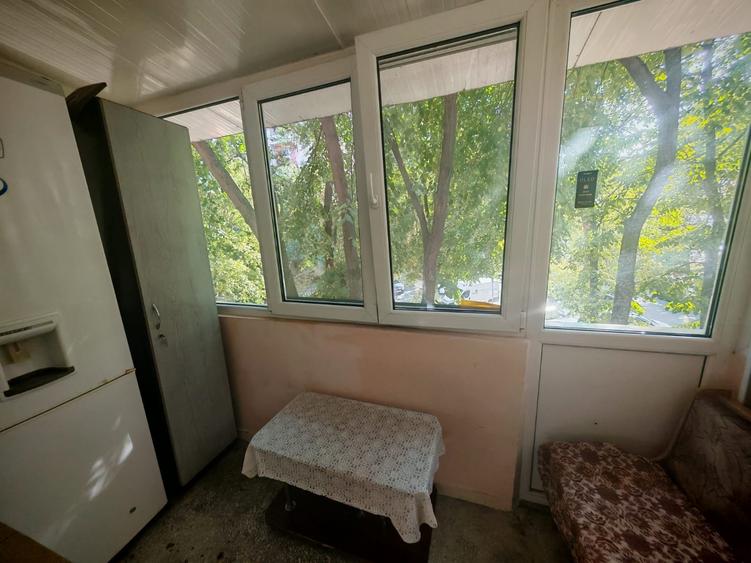 Ap. 3 camere,la 2-3 minute de mers la STB.Usor si rapid la metrou. - 5