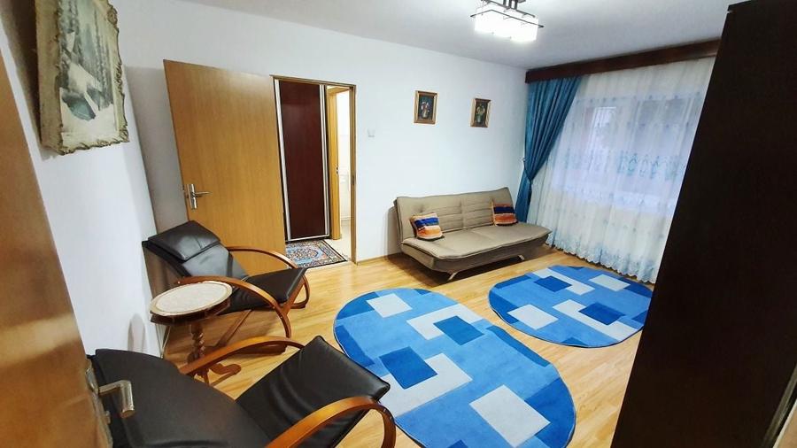 De inchiriat apartament 2 camere, et. 3, zona Hotel - 11