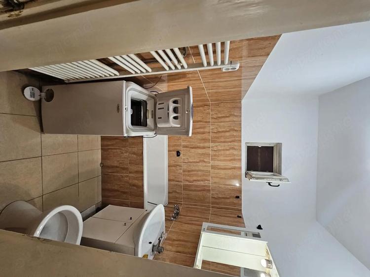 Inchiriez apartament cu 3 camere - 3