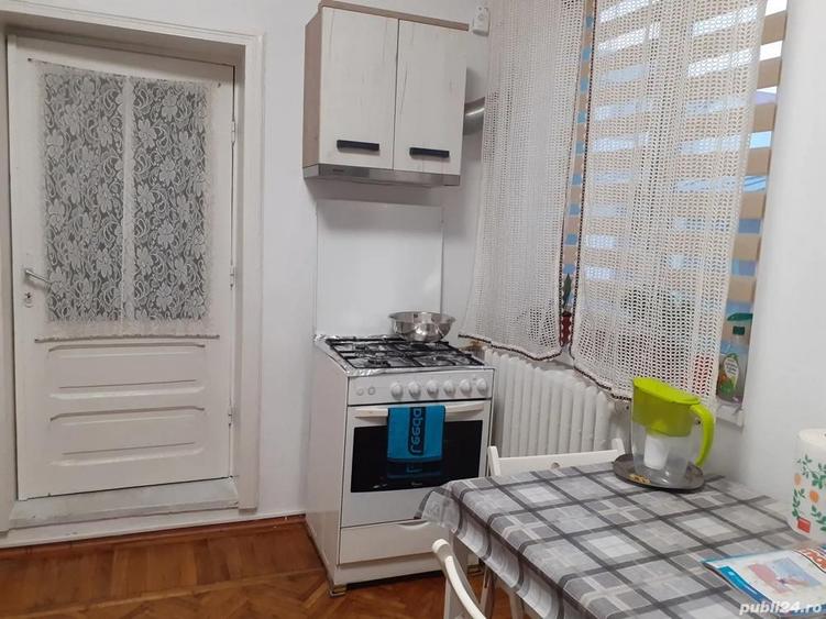 Vanzare Casa din caramida, supr. totala este de 387.mp., supr. const.121mp., str. Garii cu M. Bravu - 8